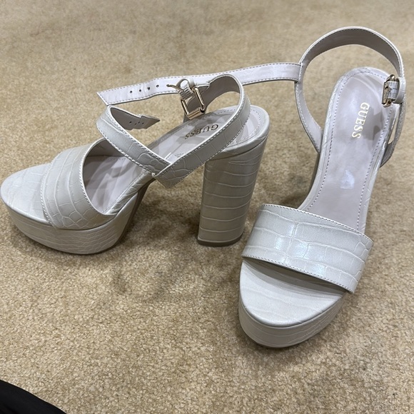 Ivory croc print platform heel - Picture 2 of 6